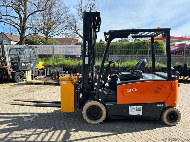 Elektrische vorkheftruck met 4 wielen Doosan B30X-7