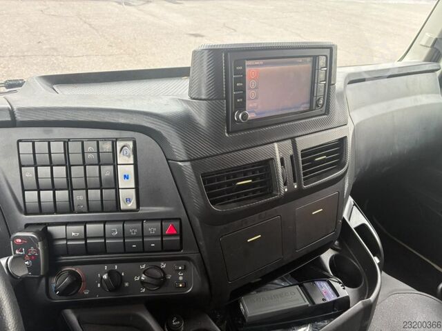 Standardowy ciągnik siodłowy IVECO Stralis AD 190S31 cassone + gru PM