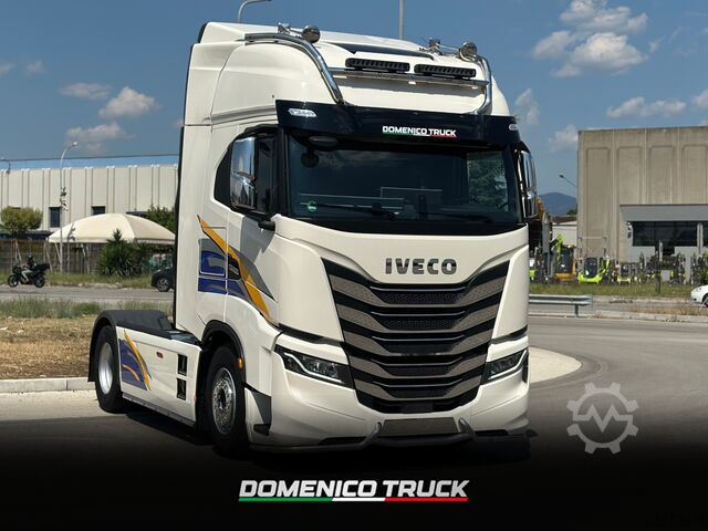 τυπική μονάδα τράκτορα Iveco S-WAY 530