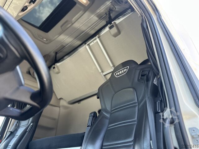 τυπική μονάδα τράκτορα Iveco S-WAY 530