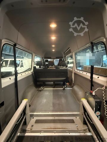 Μίνι λεωφορείο VOLKSWAGEN Crafter L2H2 Klima 8 Sitze + Rollstuhl AMF Bruns