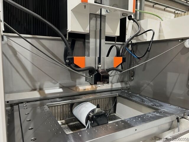 Máquina de corte por fio AGIE CHARMILLES CUT 400