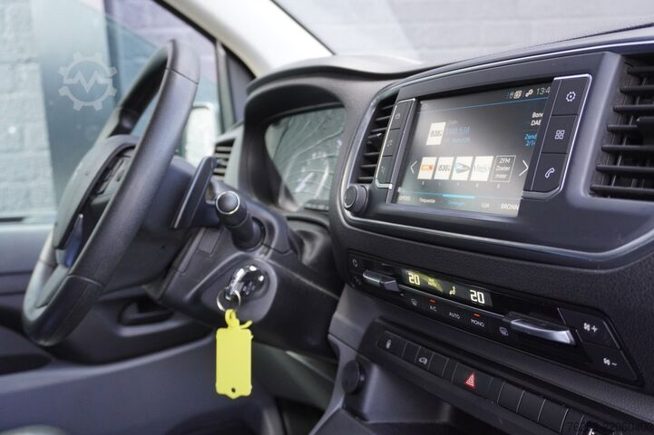 Furgon blaszak Peugeot Expert 2.0 BlueHDI 122 PK Automaat EURO 6 - A/C...