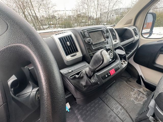 Vrachtwagen met bakwagen FIAT Ducato Koffer *Navi*Kamera*TÜV neu*Länge 4,20m