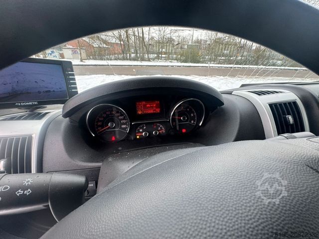 Vrachtwagen met bakwagen FIAT Ducato Koffer *Navi*Kamera*TÜV neu*Länge 4,20m