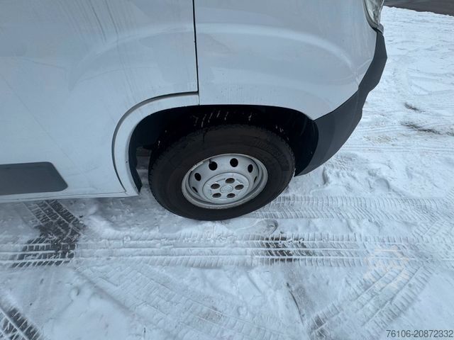 Vrachtwagen met bakwagen FIAT Ducato Koffer *Navi*Kamera*TÜV neu*Länge 4,20m