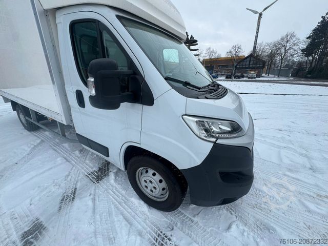 Vrachtwagen met bakwagen FIAT Ducato Koffer *Navi*Kamera*TÜV neu*Länge 4,20m
