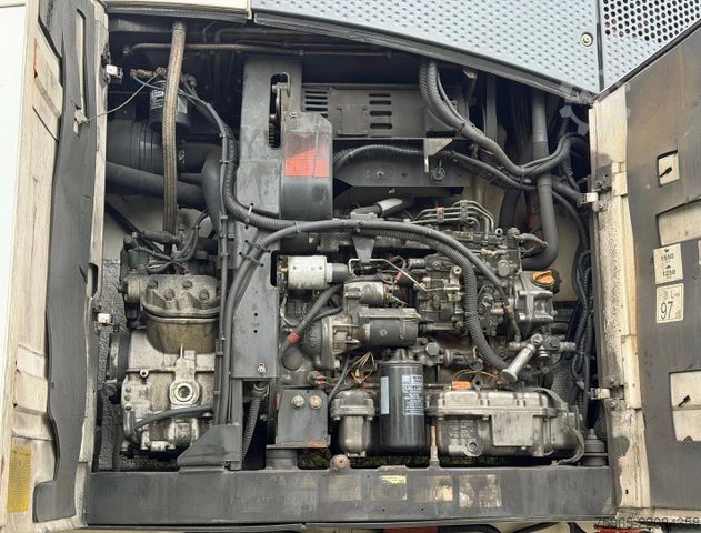 Kylsläpvagn SCHMITZ CARGOBULL SCB*S3B THERMO KING SLXe 300 DHOLLANDIA TAIL LIF