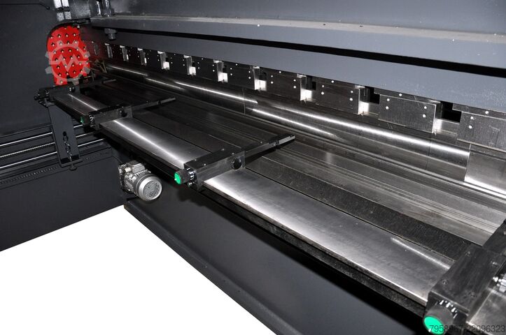 Plegadora Hidráulica CNC Servo MTP 160x3 Metal Technics Polska MTP-3212 CNC 160x3200