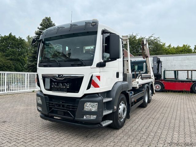Kippers vrachtauto MAN 26.420 TGS Multilift Absetzkipper