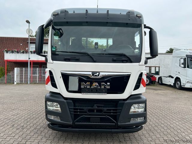 Kippers vrachtauto MAN 26.420 TGS Multilift Absetzkipper
