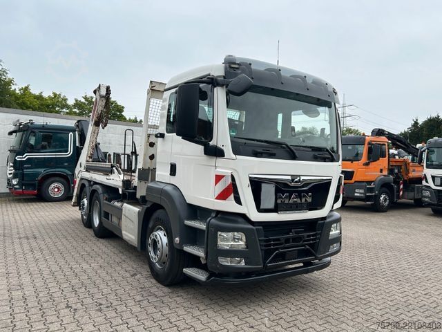 Kippers vrachtauto MAN 26.420 TGS Multilift Absetzkipper