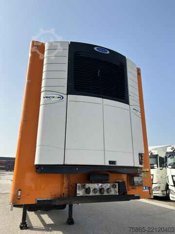 Kyld/fryst transport Krone / SOR Iberica-S3E / Carrier Vector 1550 Reefer ...