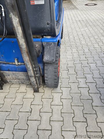 Forklift Linde H25 T-02