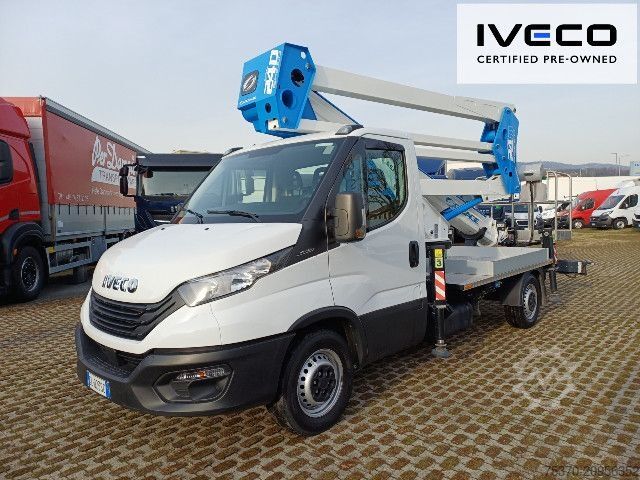 Sonderausbau-Transporter IVECO DAILY 35S14H