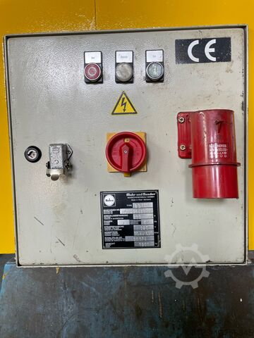 Scharen van betonstaal Muhr und Bender / Mubea BS 110