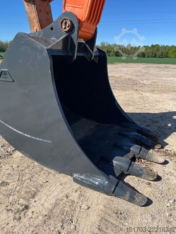 Pelle sur chenilles Hitachi ZX 670 LCH-3