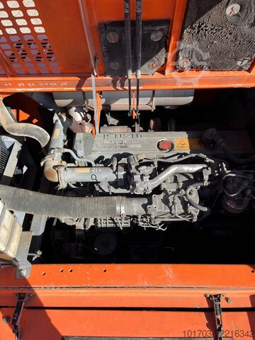 Pelle sur chenilles Hitachi ZX 670 LCH-3