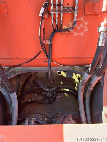 Pelle sur chenilles Hitachi ZX 670 LCH-3