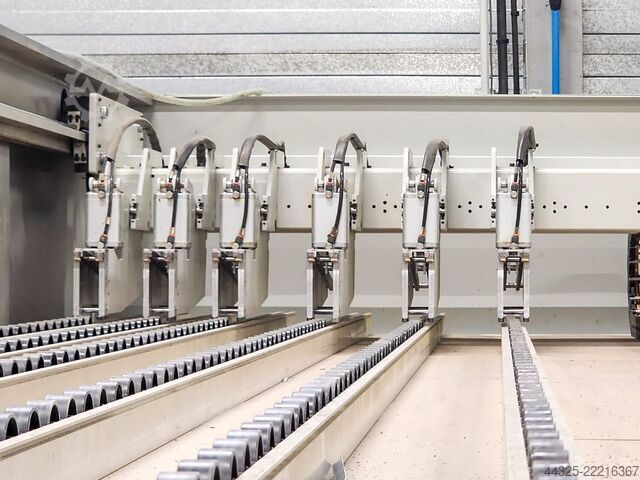 Ferăstrău pentru panouri - alimentare din față SELCO WN 610