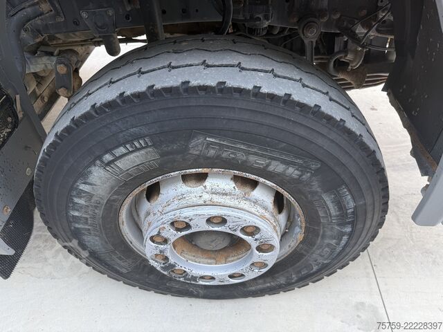 Háromirányú billenő teherautó Mercedes-Benz Actros 4143K Kipper 20cbm 8x4 40Ton