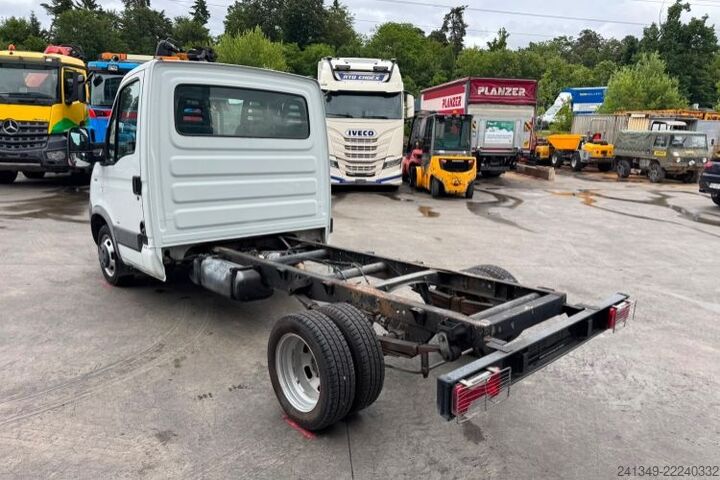 Furgoneta IVECO Daily 35C12