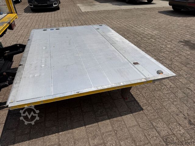 Dobozos furgon IVECO zlast: