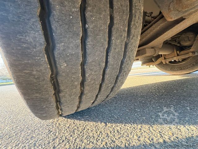 Auflieger mit Arbeitsbühne  Plattform Wiese/SA 3-36PT