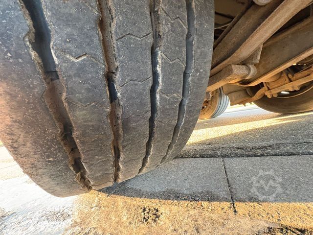 Auflieger mit Arbeitsbühne  Plattform Wiese/SA 3-36PT