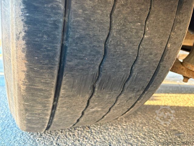 Auflieger mit Arbeitsbühne  Plattform Wiese/SA 3-36PT