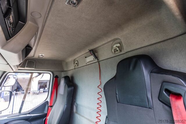 Koffer RENAULT D19.320 DXI+DHOLLANDIA 2T.