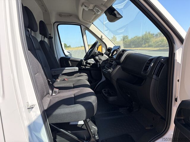 Højt tag varevogn Fiat Ducato