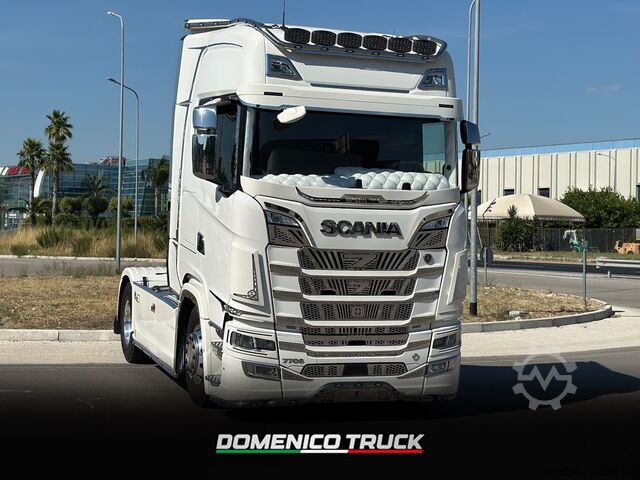 Tractor estándar SCANIA 770S