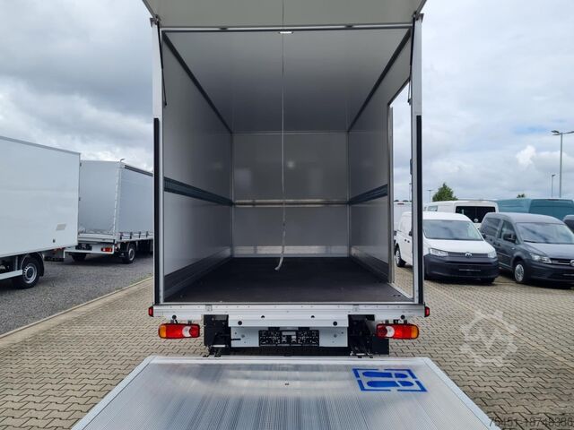 Vrachtwagen met bakwagen Renault Master 35 New Möbel Koffer LBW KLIMA TEMPOMAT