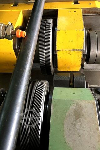 Máquina laminadora de roscas PEE-WEE P20 CNC