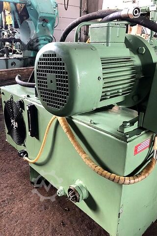Máquina laminadora de roscas PEE-WEE P20 CNC