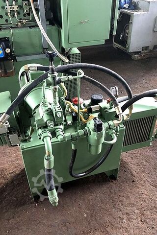 Máquina laminadora de roscas PEE-WEE P20 CNC