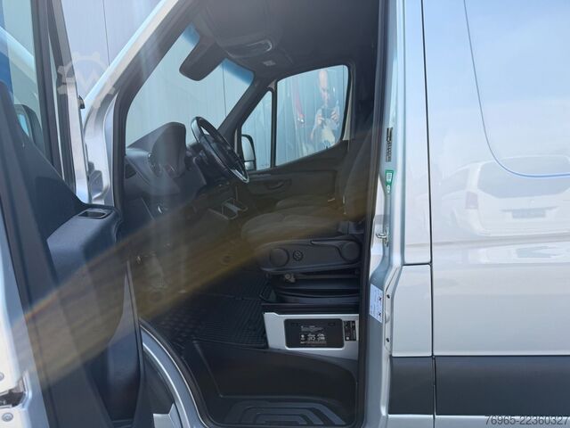 Furgon blaszak MERCEDES-BENZ Sprinter 314 AUTOMATIK NAVI DISTRONIC KAMERA LED