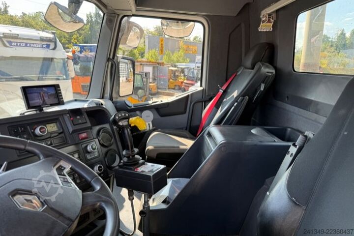 Haakarm vrachtwagen RENAULT C520 10x4 Moser
