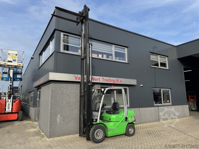 Cesab M325D Tríplex 470 Freelift / Desplazador lateral / 4ª función Toyota Diesel 2015 CESAB M325D Triplo 470 Freelift / Sideshift / 4e functie Toyota Diesel 2015