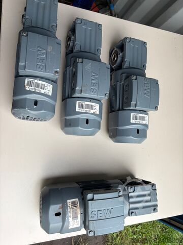 SEW-EURODRIVE WA20/T DR63M6/BR/TH 0,12 kW 15 obr./min 32 Nm 24 V DC hamulec SEW-EURODRIVE WA20/T DR63M6/BR/TH 0,12 kW 15 obr./min 32 Nm 24 V DC hamulec SEW-EURODRIVE WA20/T DR63M6/BR/TH 0,12 kW 15 obr./min 32 Nm 24 V DC hamulec