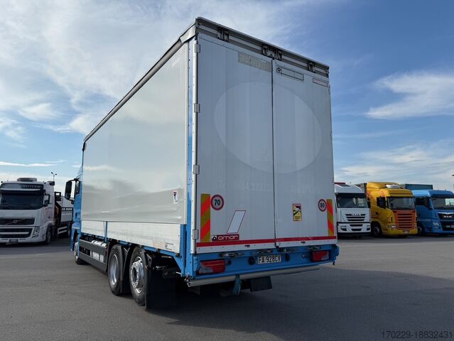 Brandalı platform kamyonu MAN TGX 26.480