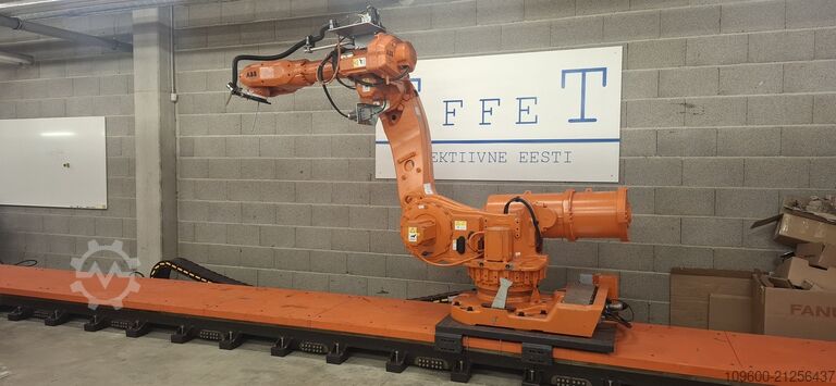 Industrial robot ABB IRB 6650S 200/3.0 IRC5 8m Linear Track
