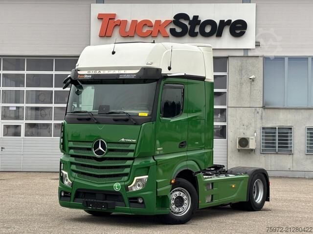 Standard tractor unit  Actros 1851 LS