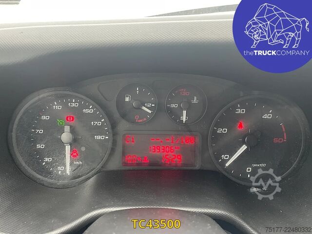 Kassevogn Iveco Daily 35C15V12 Double cab 7 places