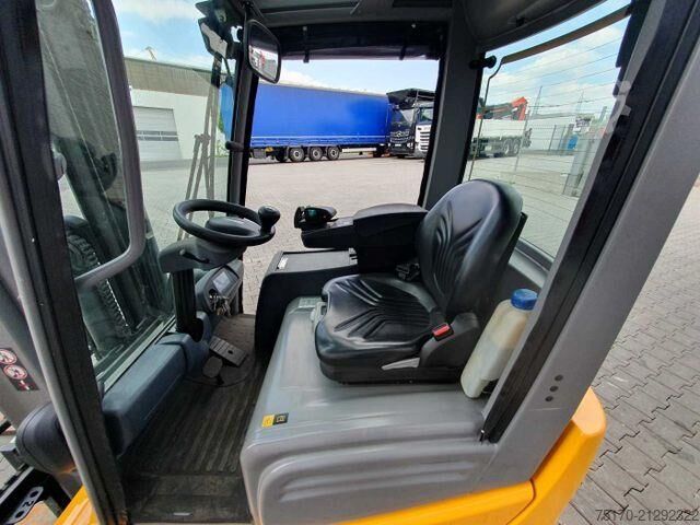 Heftruck Jungheinrich EFG 215 / Triplex: 4.25m! / SS / nur 1.368h!