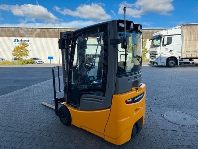 Heftruck Jungheinrich EFG 215 / Triplex: 4.25m! / SS / nur 2.865h!