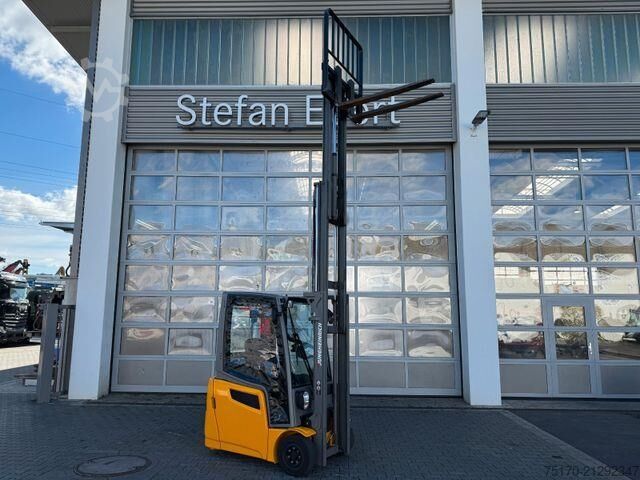 Heftruck Jungheinrich EFG 215 / Triplex: 4.25m! / SS / nur 2.865h!