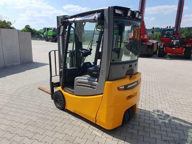 Gabelstapler Jungheinrich EFG 215 / Triplex: 4.25m! / SS / nur 3.488h!