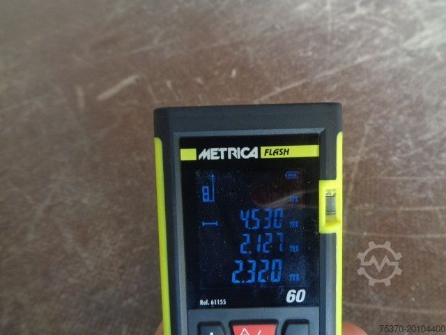 Vrachtwagen met bakwagen IVECO DAILY 65C16H3.0 - 3750